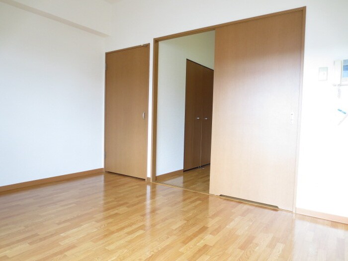 物件内観写真5　(居室)