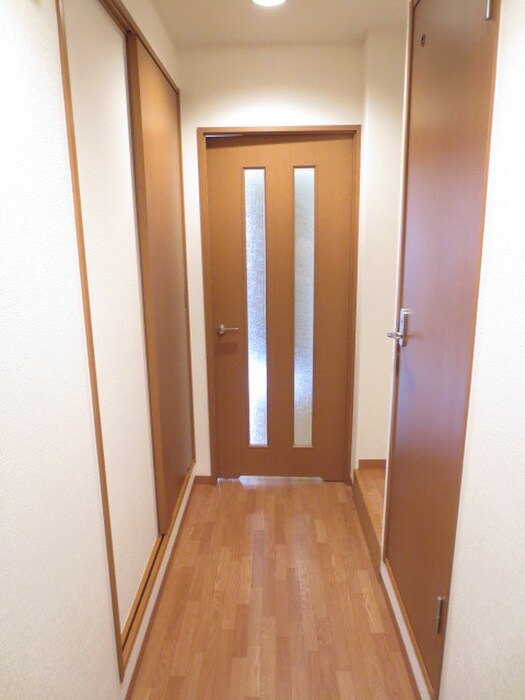 物件内観写真12　(廊下)