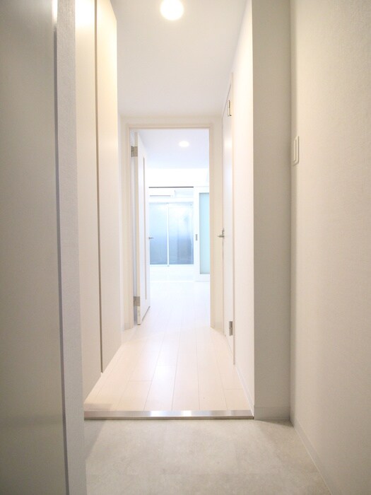 物件内観写真7　(玄関)