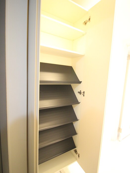 物件内観写真8　(靴箱)