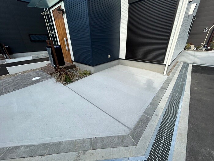 物件外観写真3　(駐車場)