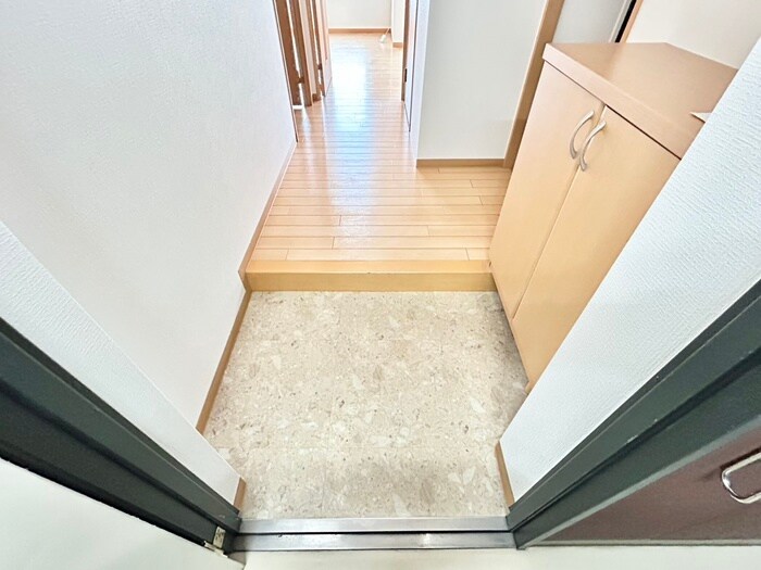 物件内観写真15　(玄関)