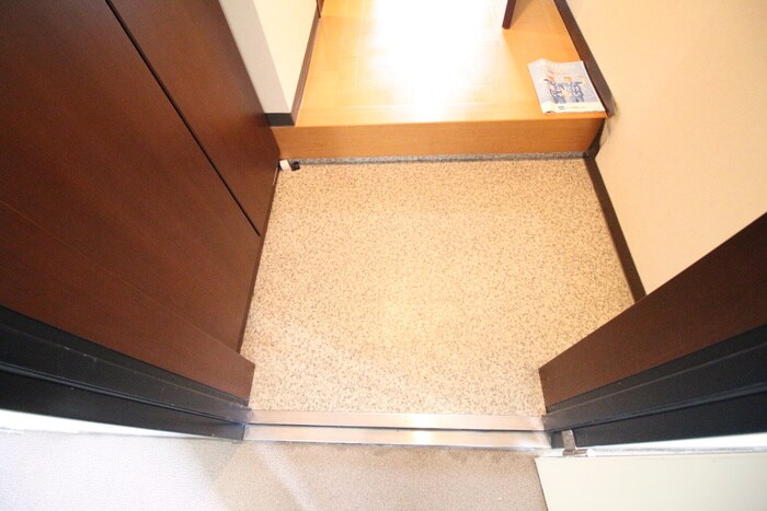 物件内観写真15　(玄関)