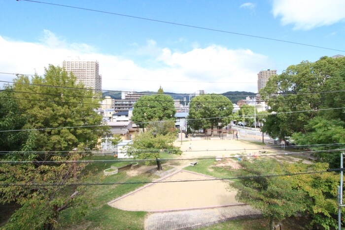 物件内観写真18　(室内からの展望)