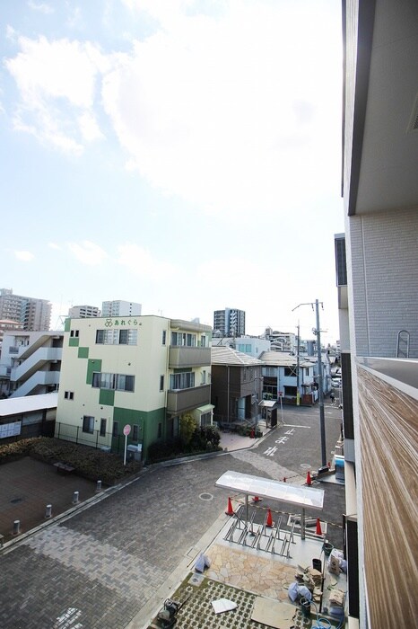 物件内観写真11　(室内からの展望)