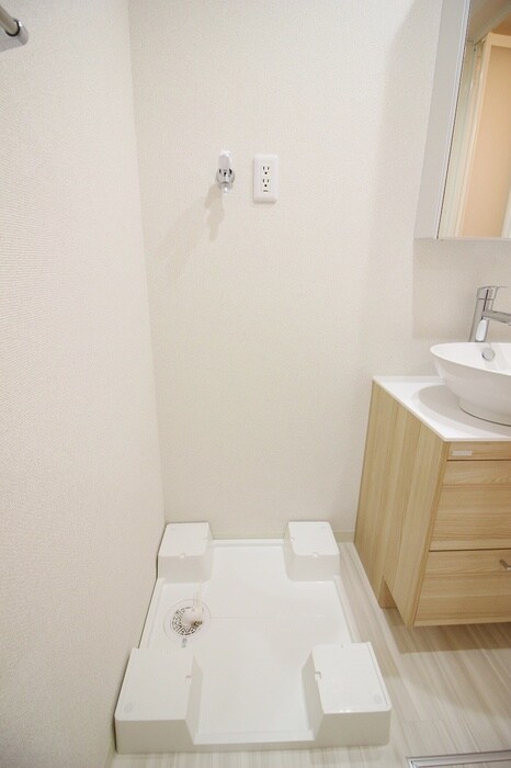 物件内観写真16　(洗濯機置場)