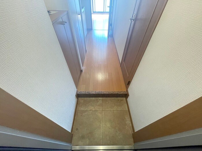 物件内観写真17　(玄関)