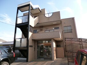 クリヨンプラッツ外観写真