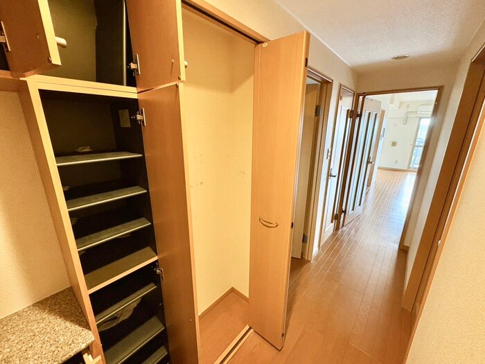 物件内観写真21　(収納)