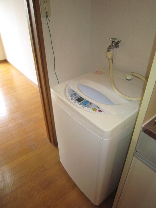 物件内観写真11　(洗濯機置場)