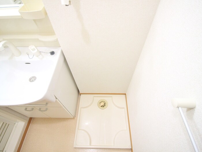 物件内観写真13　(洗濯機置場)