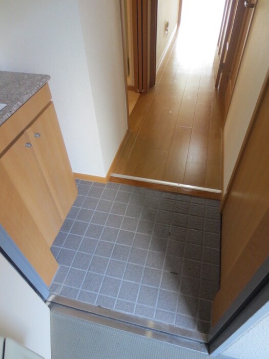 物件内観写真14　(玄関)