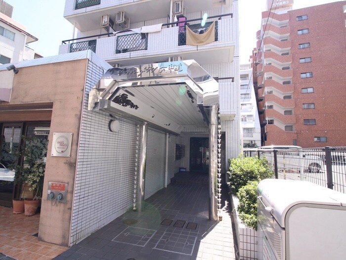 物件外観写真4　(エントランス部分)