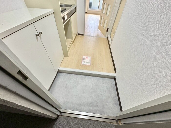 物件内観写真16　(玄関)