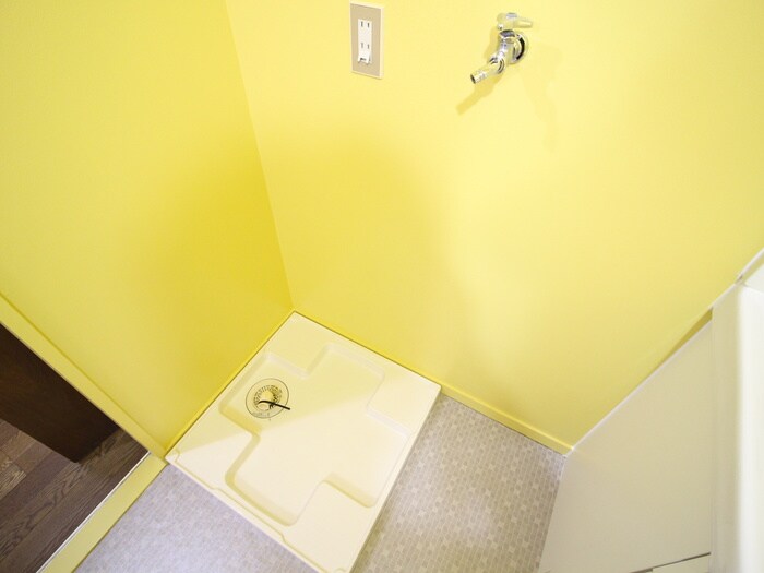 物件内観写真16　(洗濯機置場)