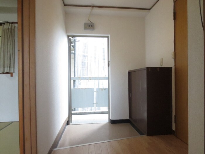 物件内観写真13　(玄関)