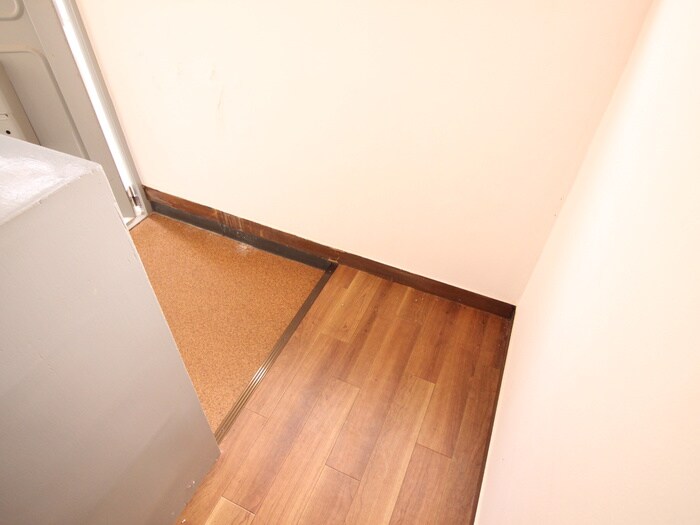 物件内観写真16　(玄関)