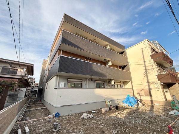建築中