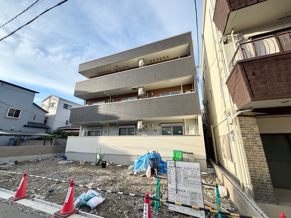 建築中