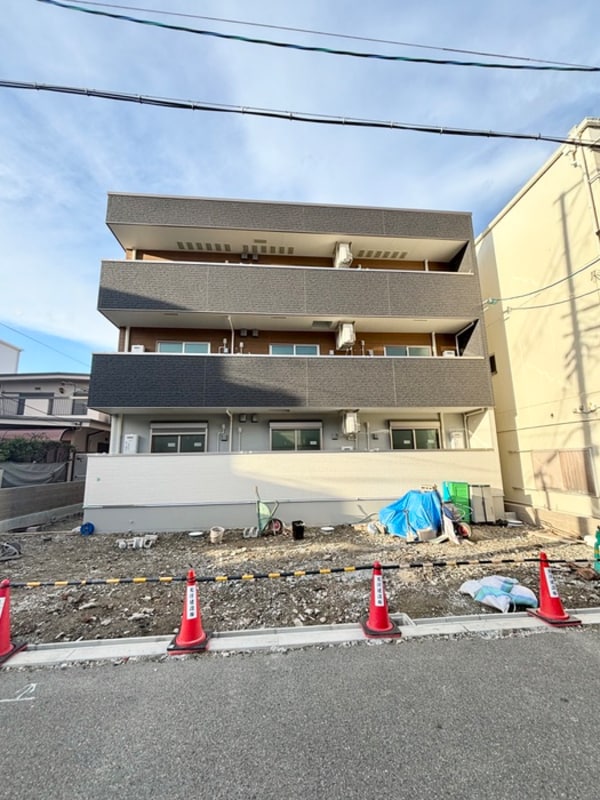 建築中