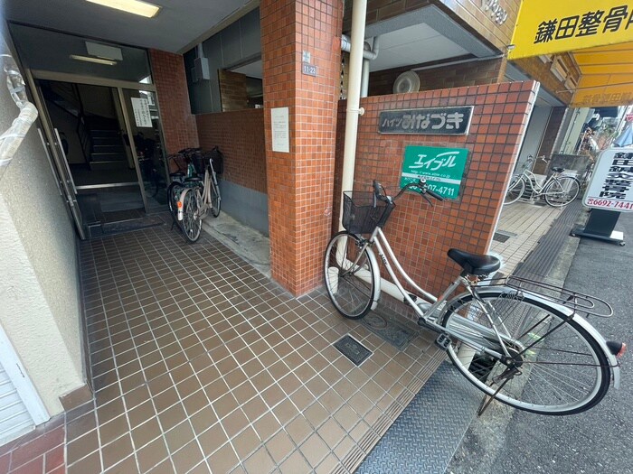 物件外観写真4　(駐輪場)