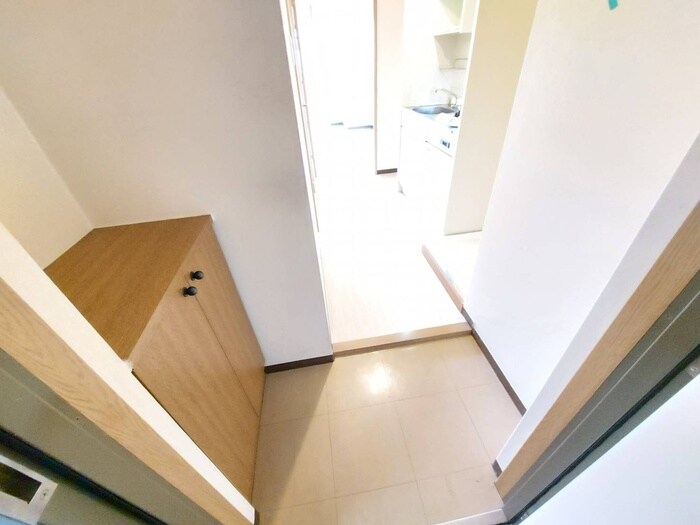 物件内観写真18　(玄関)