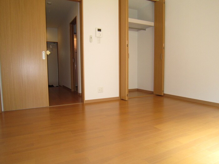 物件内観写真3　(居室)