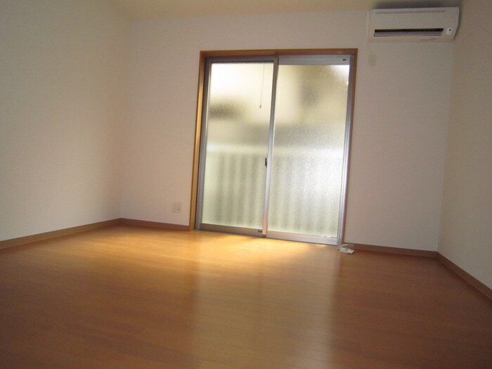 物件内観写真4　(居室)