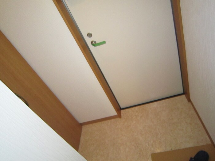 物件内観写真12　(玄関)