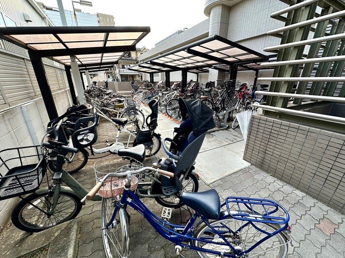 物件外観写真3　(駐輪場)