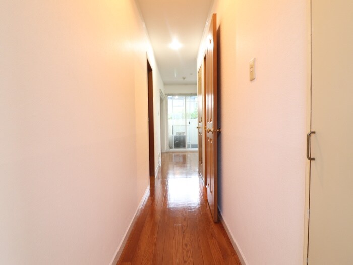 物件内観写真16　(廊下)