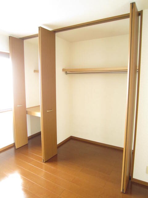 物件内観写真6　(収納)