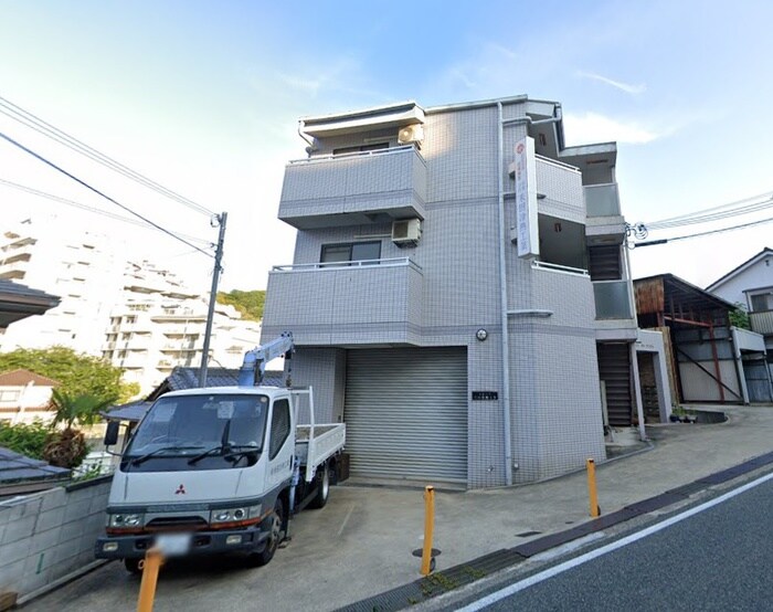 物件外観写真3　(駐車場)