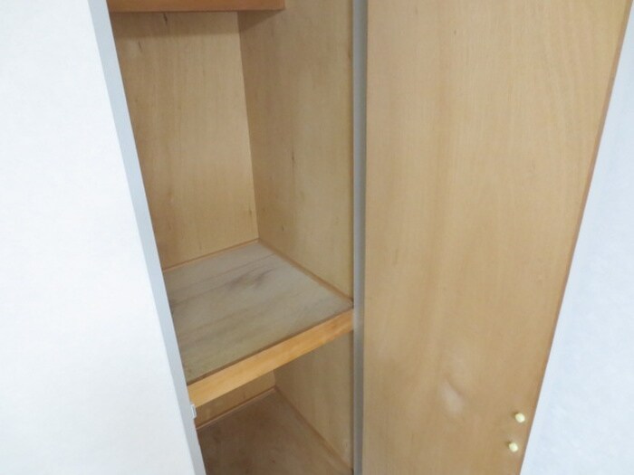 物件内観写真12　(収納)