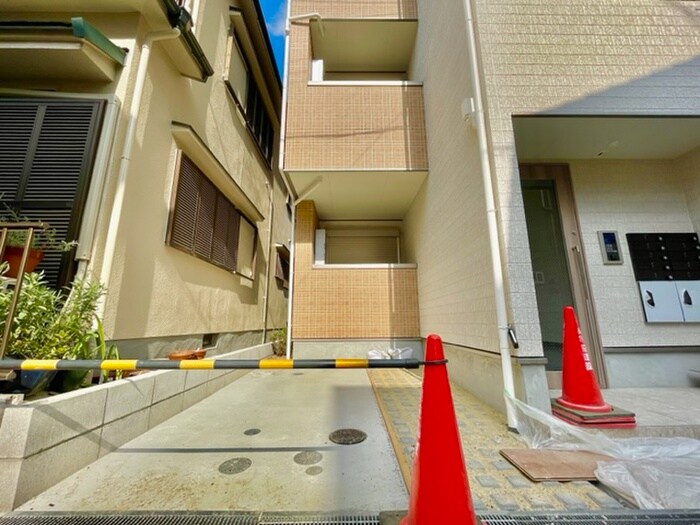 物件外観写真5　(駐車場)