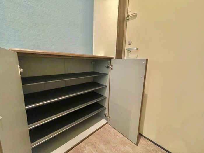 物件内観写真18　(靴箱)