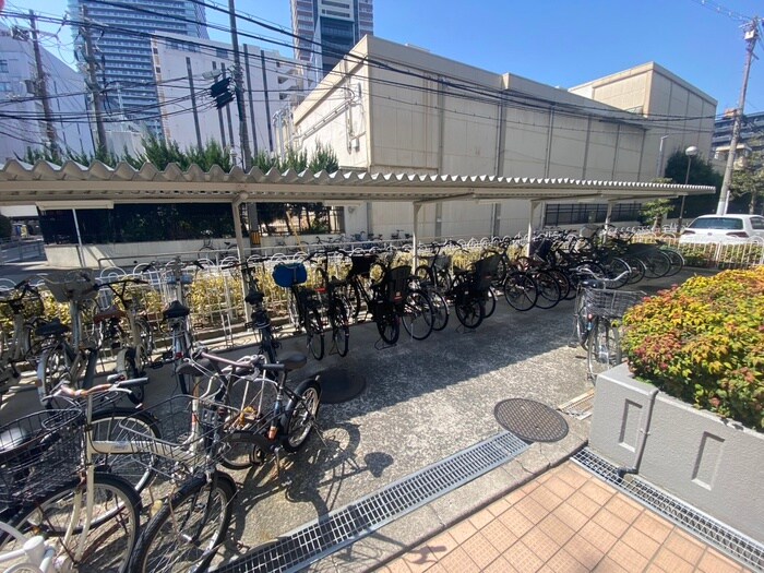 物件外観写真4　(駐輪場)