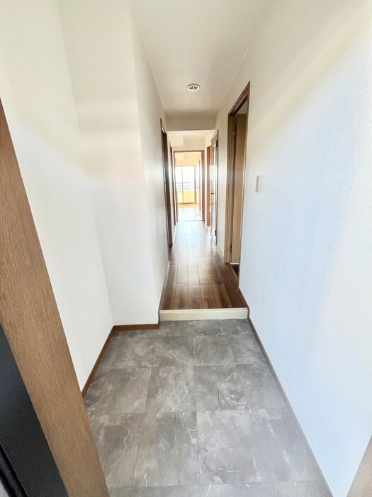 物件内観写真14　(玄関)