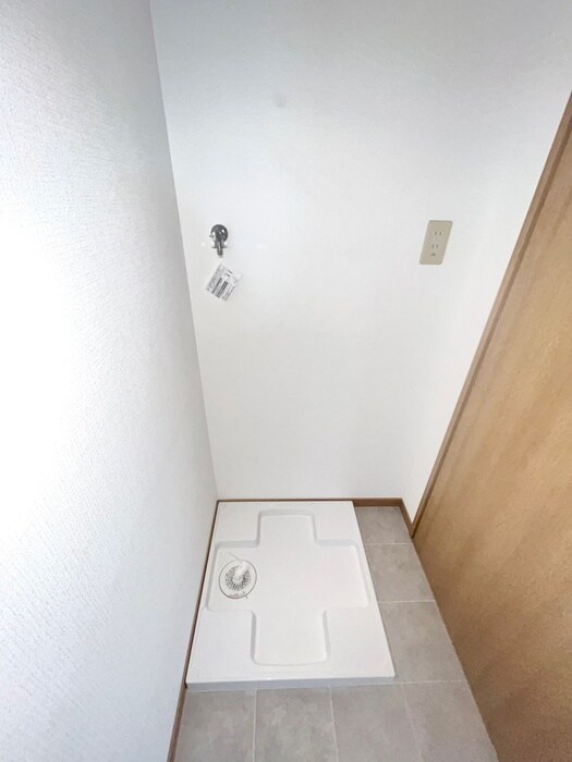 物件内観写真17　(洗濯機置場)