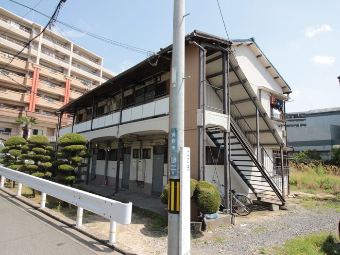 物件外観写真3　(駐車場)