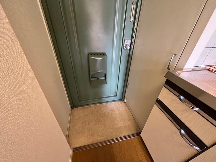 物件内観写真15　(玄関)