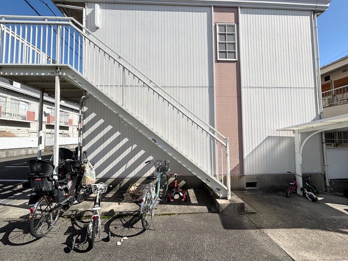 物件外観写真4　(エントランス部分)