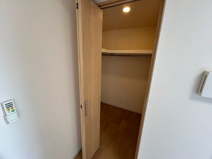 物件内観写真12　(収納)