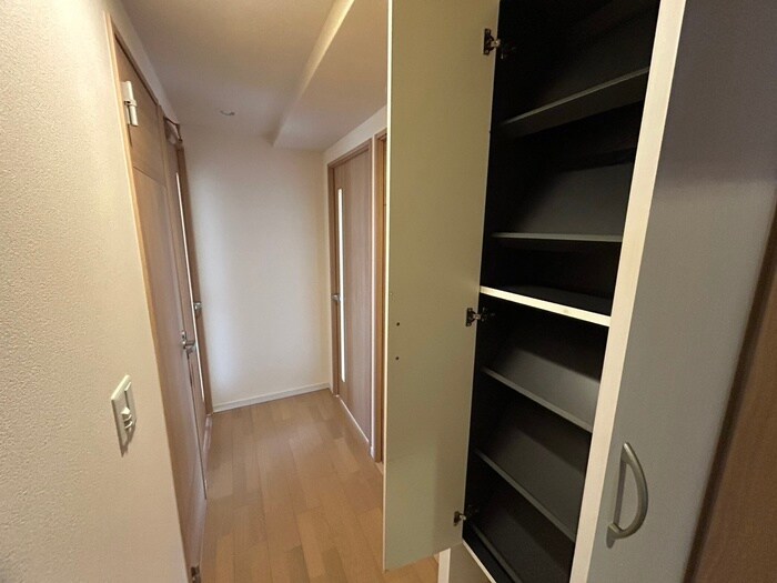 物件内観写真15　(靴箱)