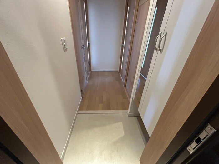 物件内観写真16　(玄関)