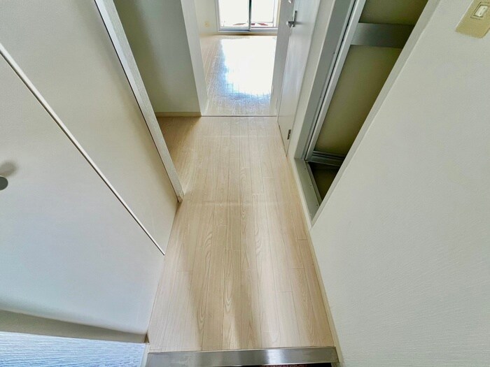 物件内観写真12　(廊下)