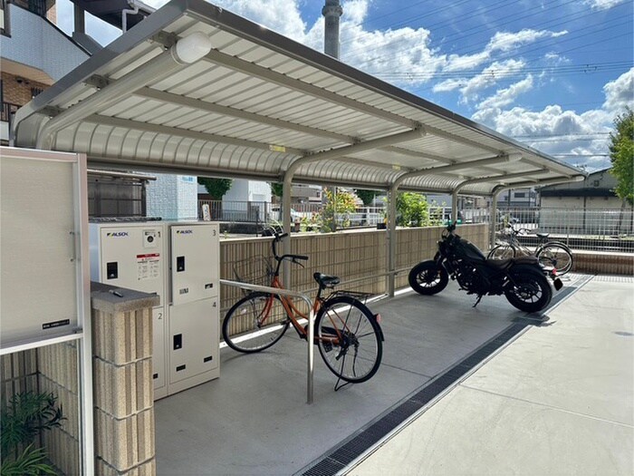 物件外観写真2　(駐輪場)