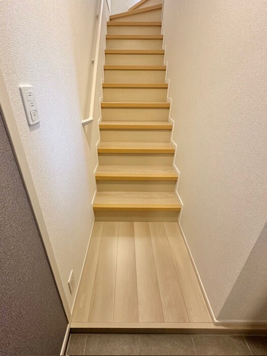 物件内観写真13　(玄関)