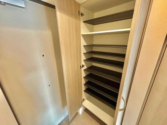 物件内観写真3　(靴箱)