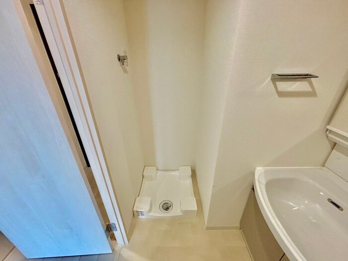 物件内観写真4　(洗濯機置場)